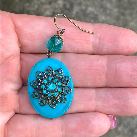 Modern Costume Dangle Earrings 👠 - Picture 7 of 16